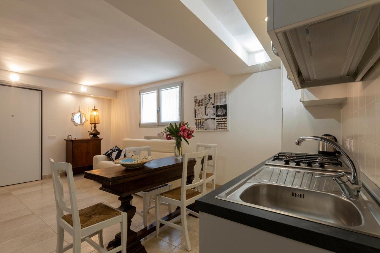 Charming Seafront Apartment With Garden And Patio Fertilia Exterior foto