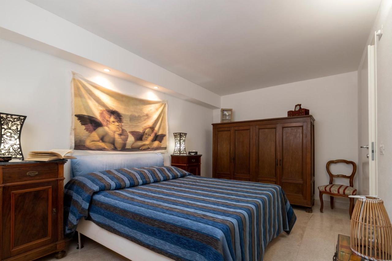 Charming Seafront Apartment With Garden And Patio Fertilia Exterior foto